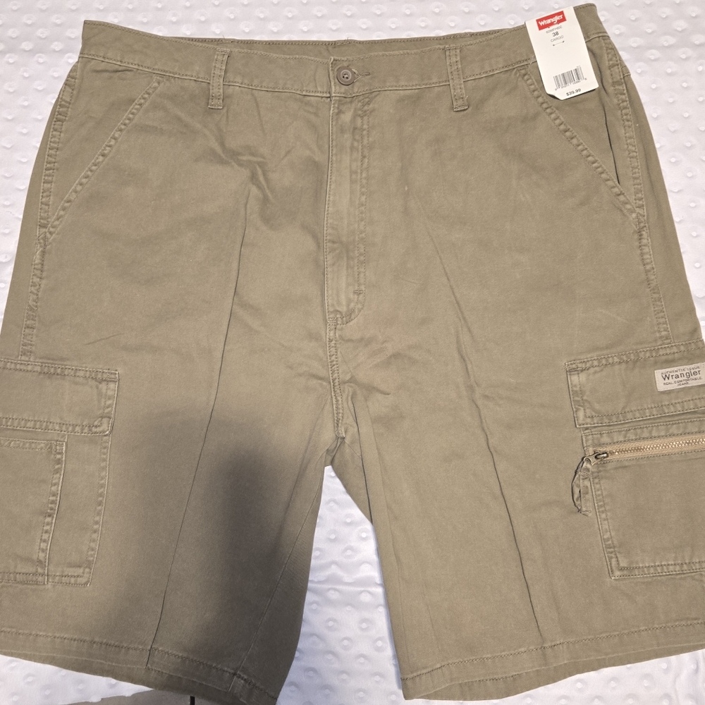 Wrangler Shorts Mens 38 Beige Cargo Loose Fit Natural Waist Pockets Casual